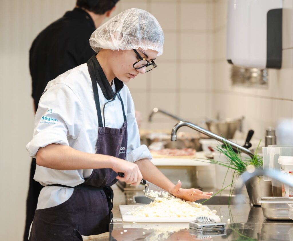 Élève de CAP PSR en cuisine